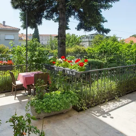 Apartments Ursic Split Exterior photo